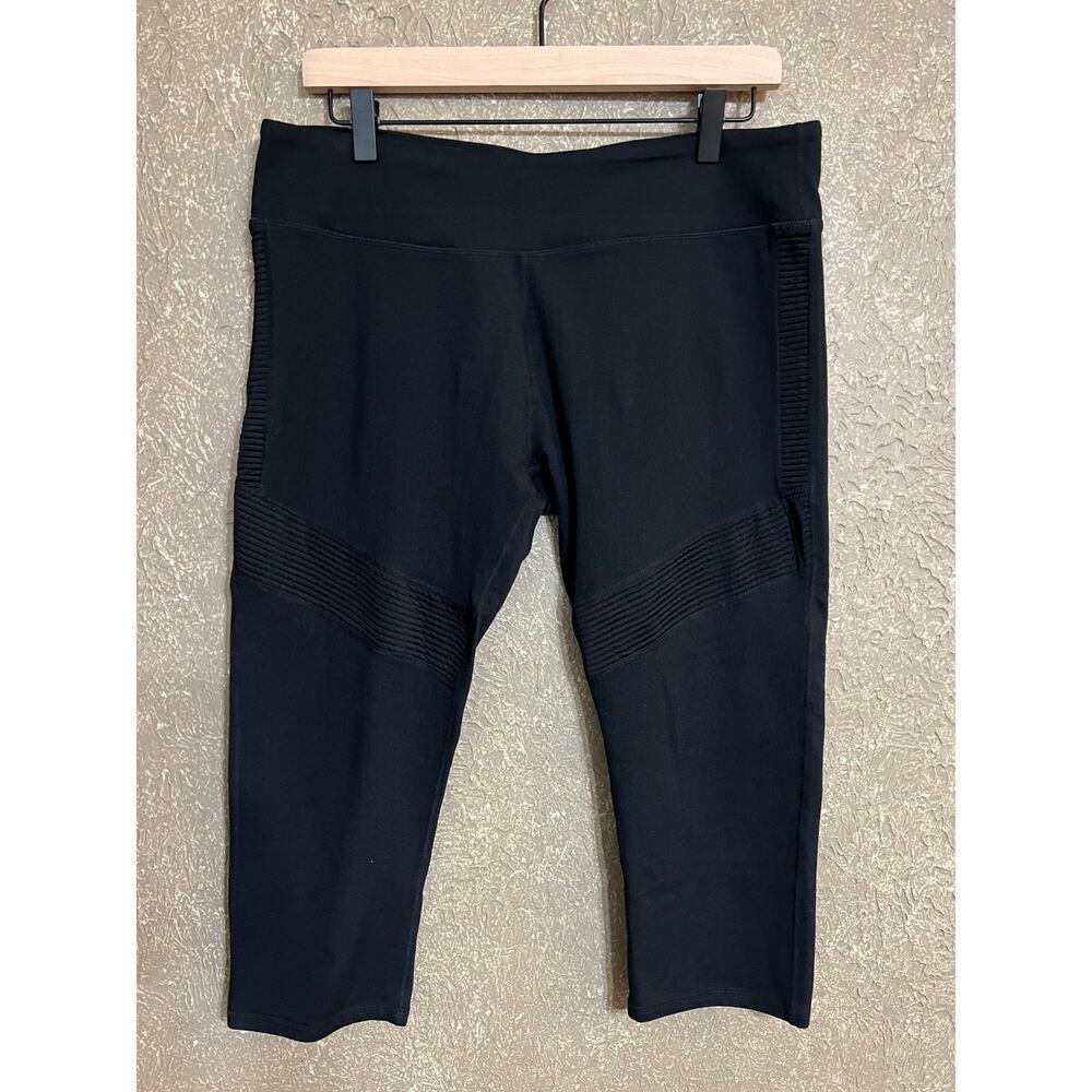 Fabletics Marina Capri Cropped Leggings Pants Size XL Color - Black - Picture 2 of 9